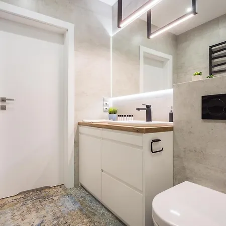 Of The Kings - Smile Apartment